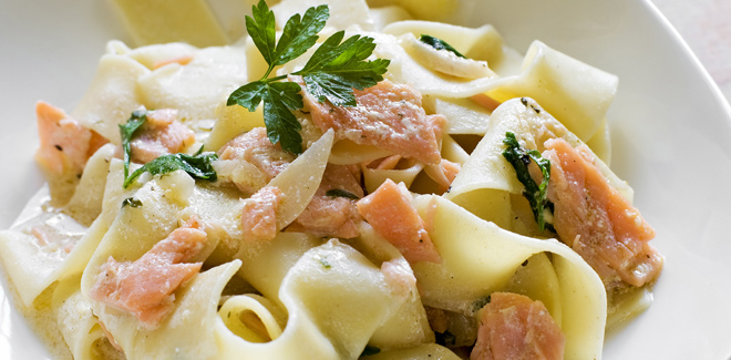 Pappardelle al salmone e prezzemolo