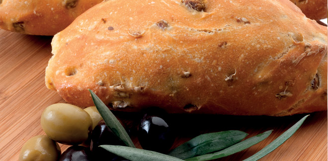 Pane di Kamut e olive verdi