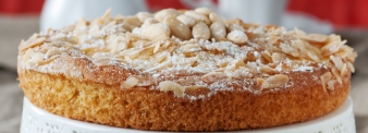 Vegan almonds milk cake