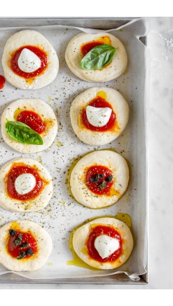 PIZZA BAKING TRAY