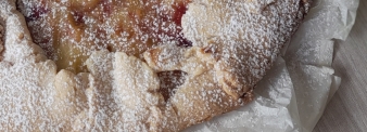 Crostata - frolla con farina di avena - con crema e amarena