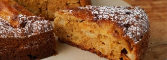 Torta di mele con farina di avena e nocciole